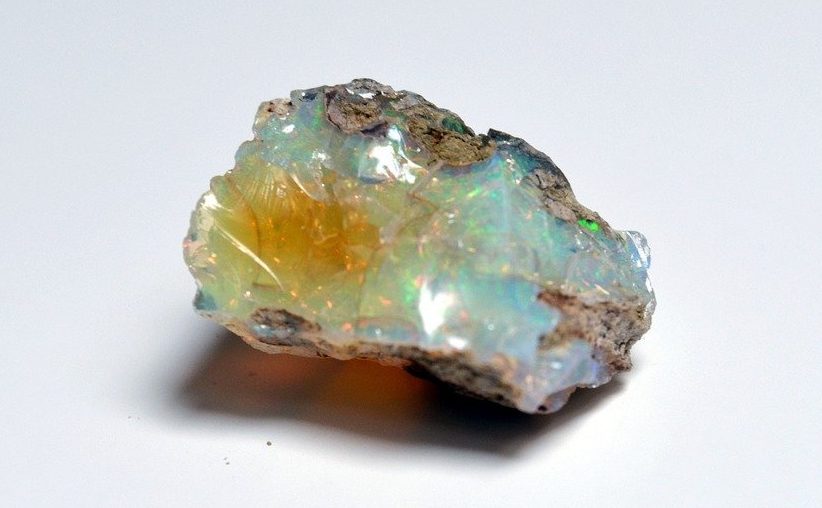 オパール/OPAL ~虹のような輝きをはなつ神秘的な宝石~ | AREXIA